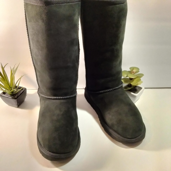 🧤 UGG TALL BOOTS s/n 5229 🍂 - Picture 4 of 10